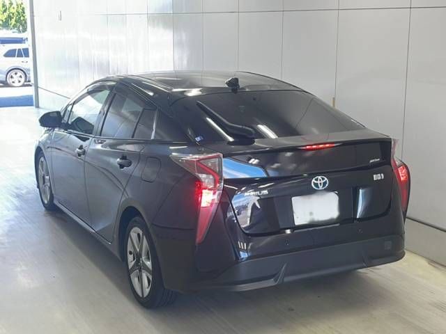 2018 Toyota Prius Aツーリングセレクション auction photo 3