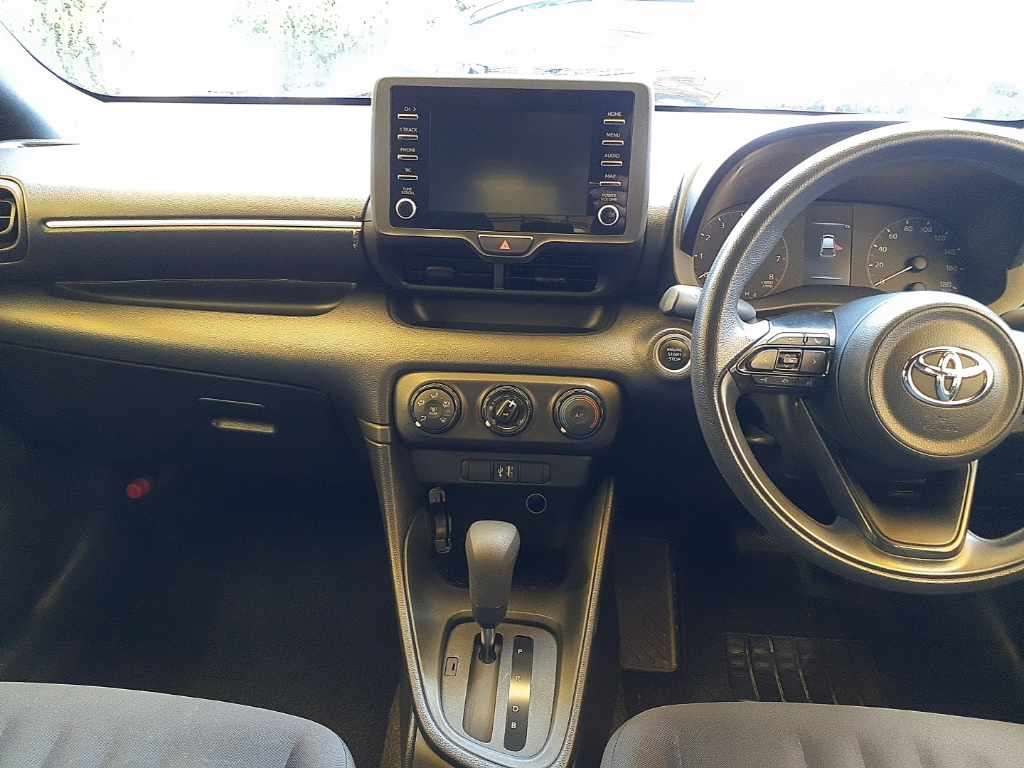 2022 Toyota Yaris X auction photo 11