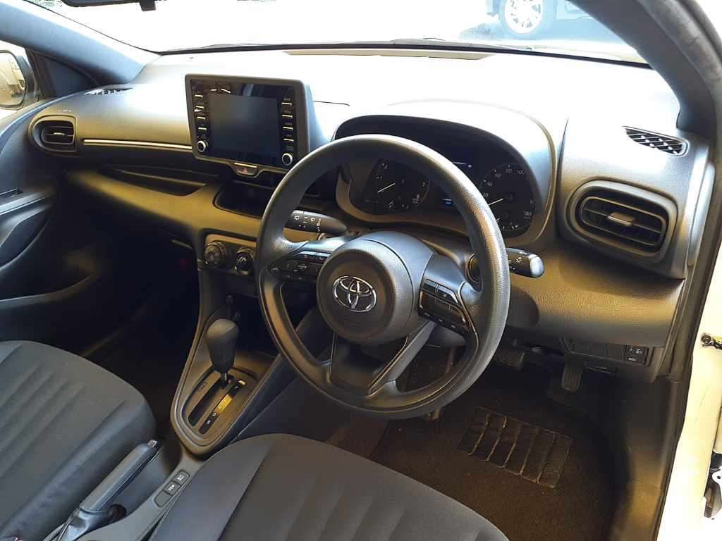 2022 Toyota Yaris X auction photo 9
