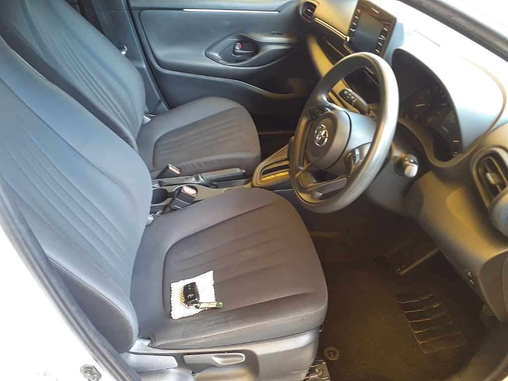 2022 Toyota Yaris X auction photo 10