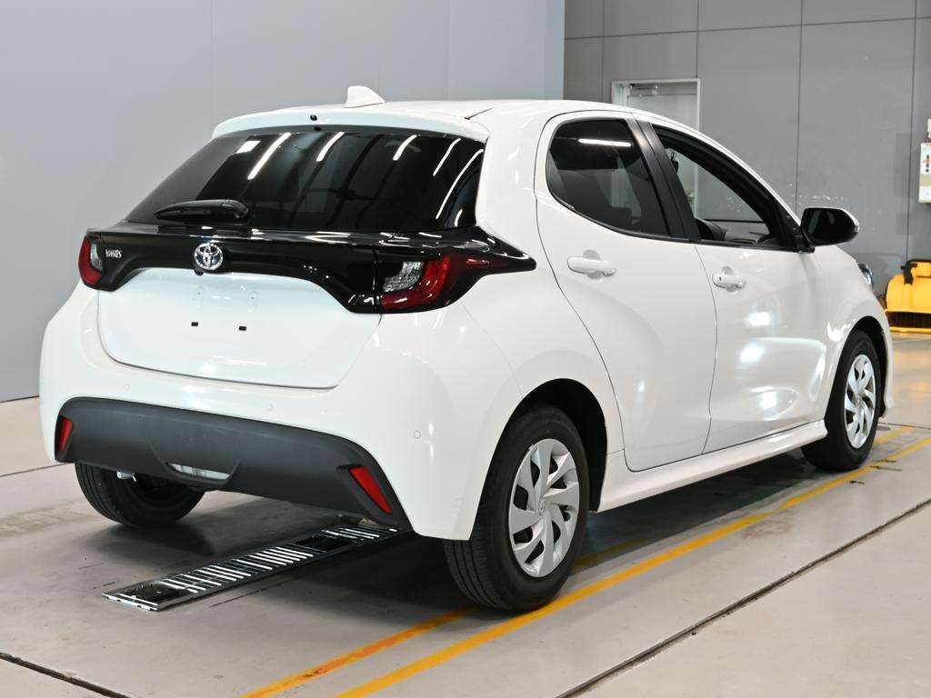 2022 Toyota Yaris X auction photo 2