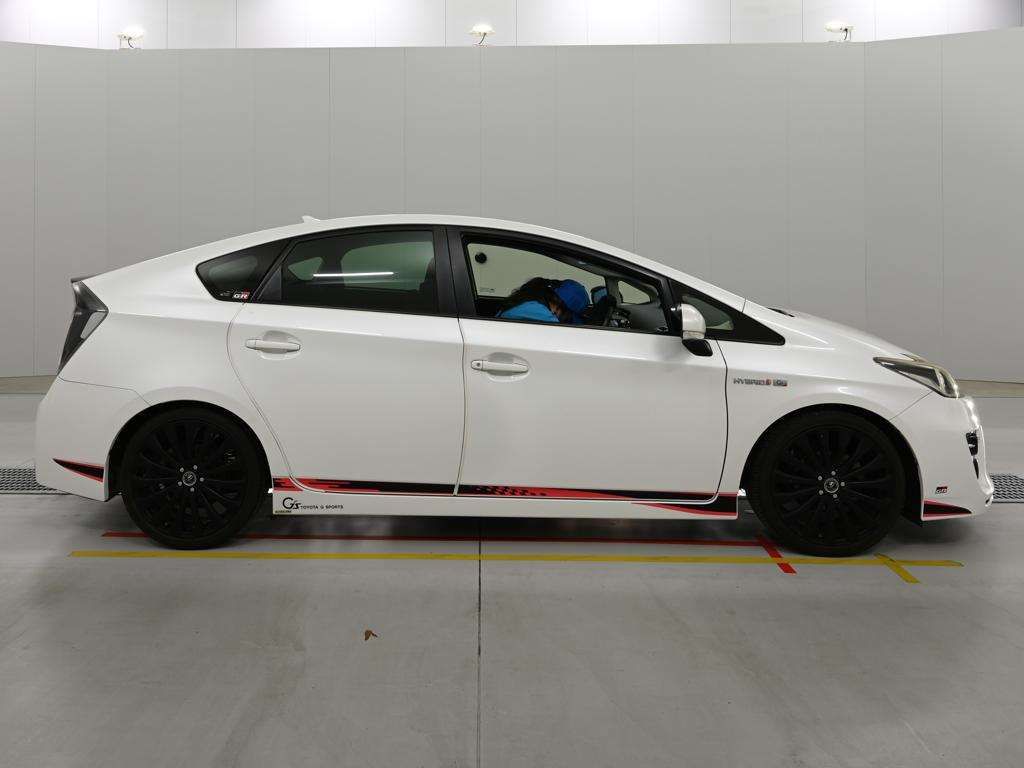 2013 Toyota Prius S Touring Selection G's auction photo 3