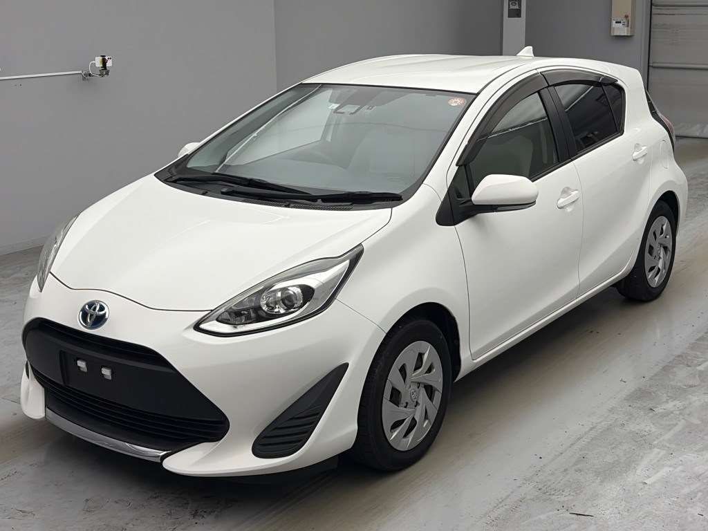 Japan Auction Vehicles 4 2021 Toyota Aqua L auction photo