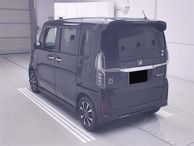 2018 Honda N-BOX カスタムG Lホンダセンシング auction photo 2