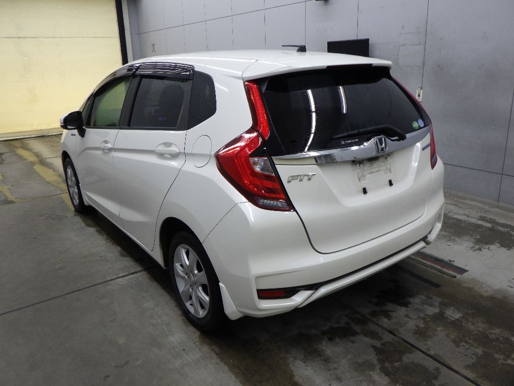 2017 Honda Fit ハイブリッドF auction photo 5