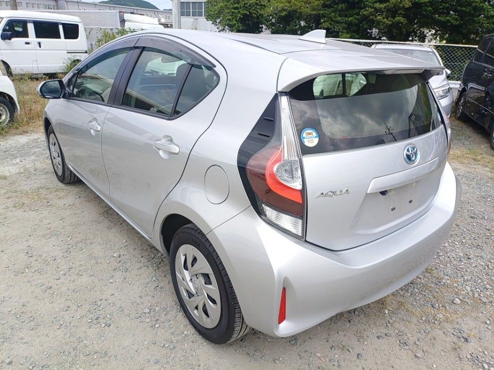 2021 Toyota Aqua auction photo 6