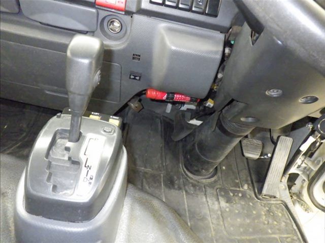 2017 Isuzu Elf dump auction photo 7