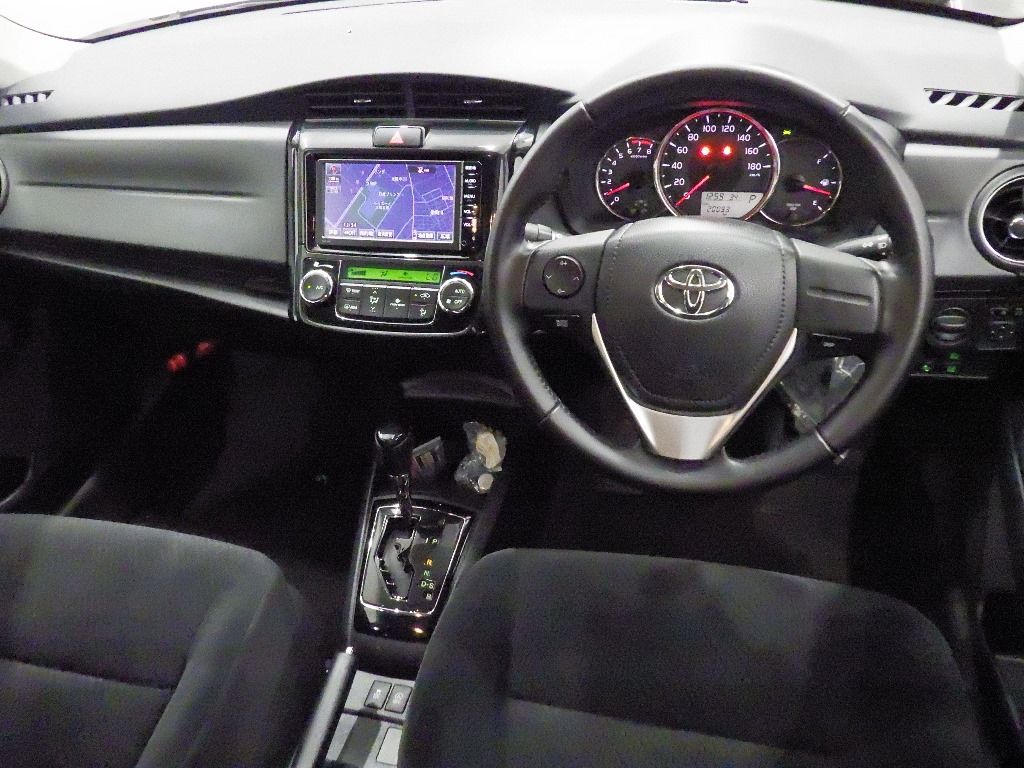 2015 Toyota Corolla Axio 1.5G auction photo 3