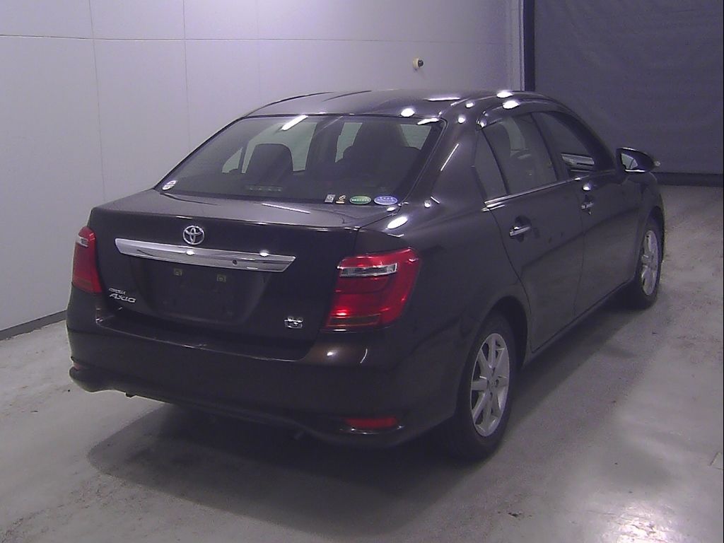 2015 Toyota Corolla Axio 1.5G auction photo 2
