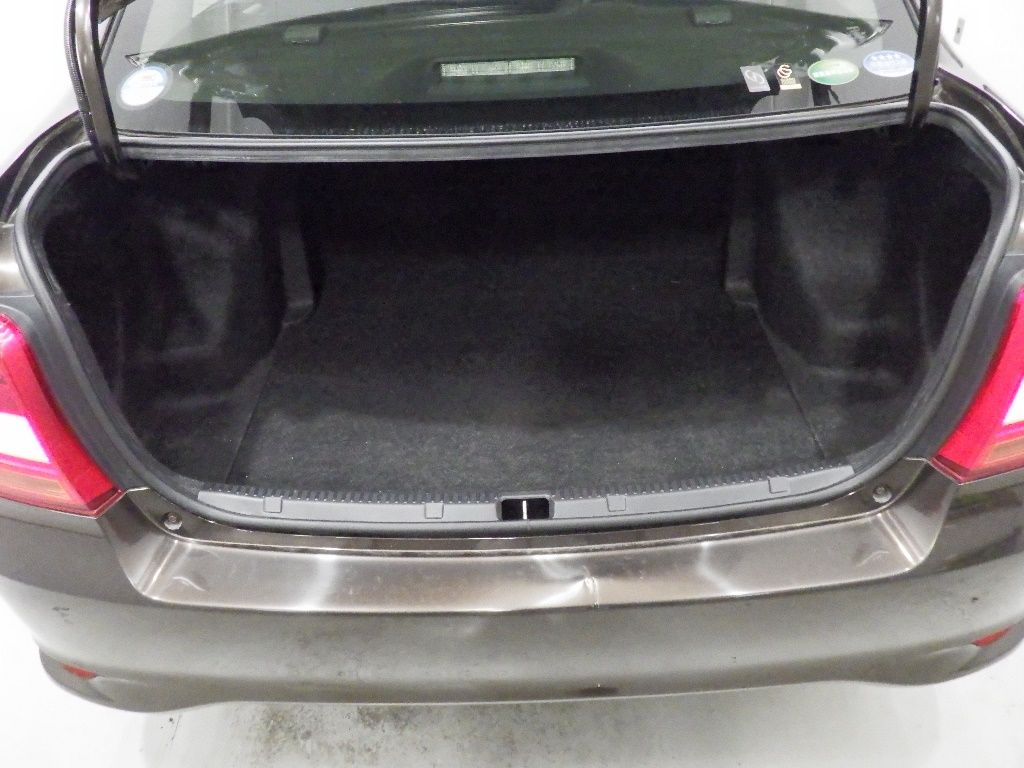 2015 Toyota Corolla Axio 1.5G auction photo 8
