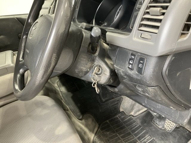2007 Toyota Hiace auction photo 6