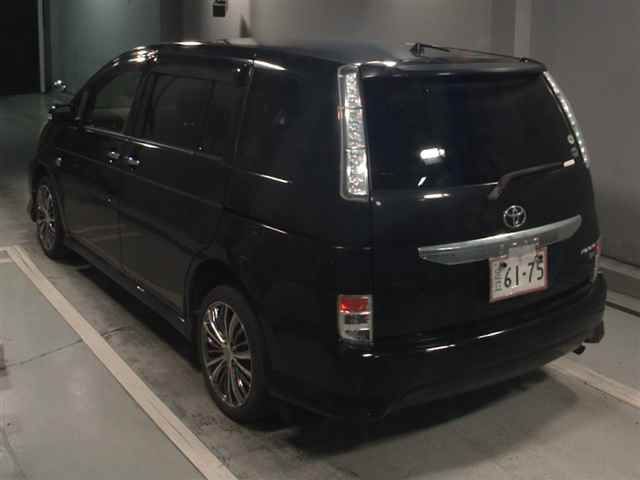 2013 Toyota Isis Platana V Selection 4WD auction photo 2