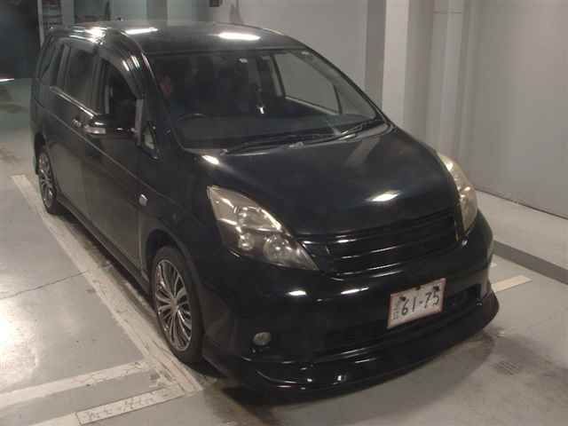 2013 Toyota Isis Platana V Selection 4WD Japan auction vehicle