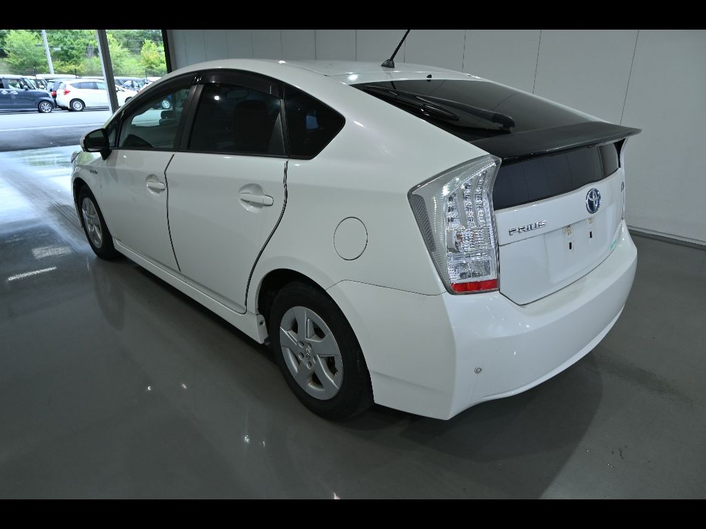 2011 Toyota Prius S LEDエディション auction photo 5