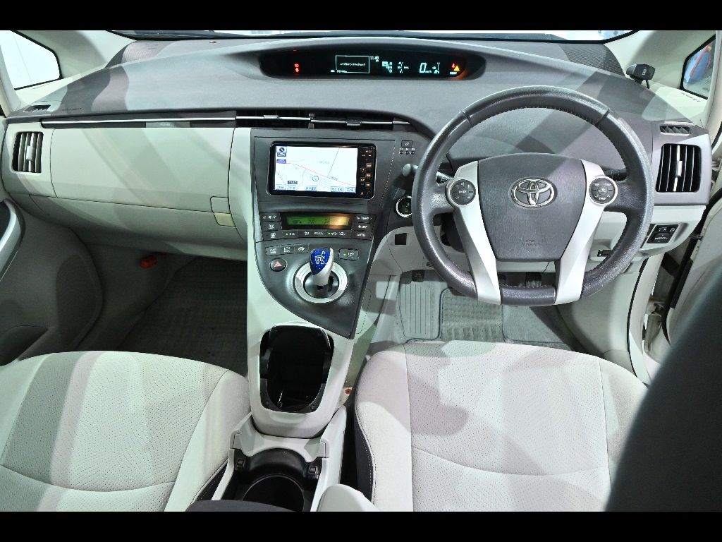 2011 Toyota Prius S LEDエディション auction photo 3