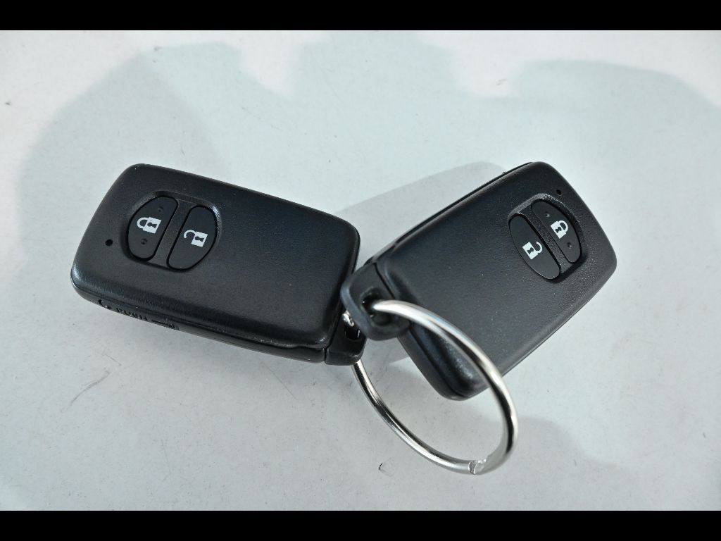 2011 Toyota Prius S LEDエディション auction photo 12