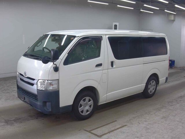 2017 Toyota Hiace Long DX 4WD auction photo 4