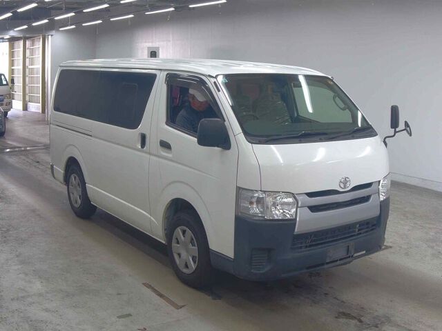 2017 Toyota Hiace Long DX 4WD Japan auction vehicle