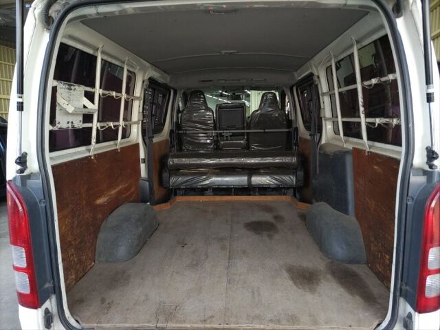2017 Toyota Hiace Long DX 4WD auction photo 6