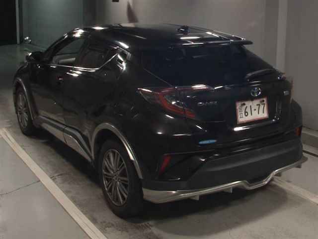 2017 Toyota C-HR G auction photo 2
