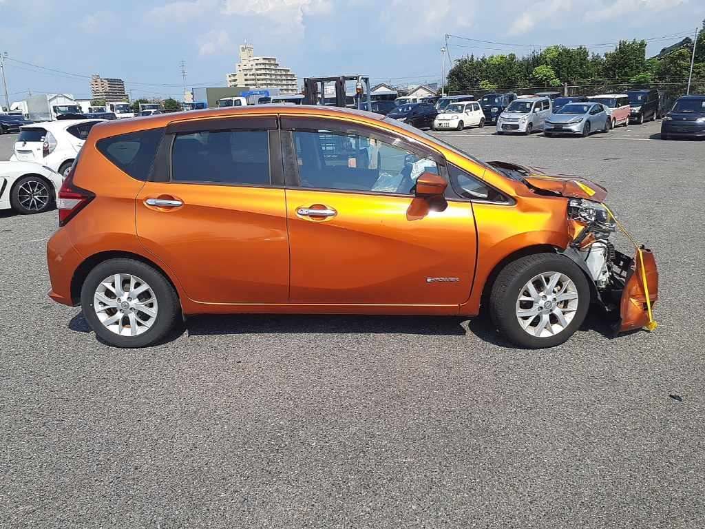 2018 Nissan Note e-POWER X auction photo 3