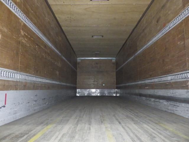 2013 Isuzu Van auction photo 4