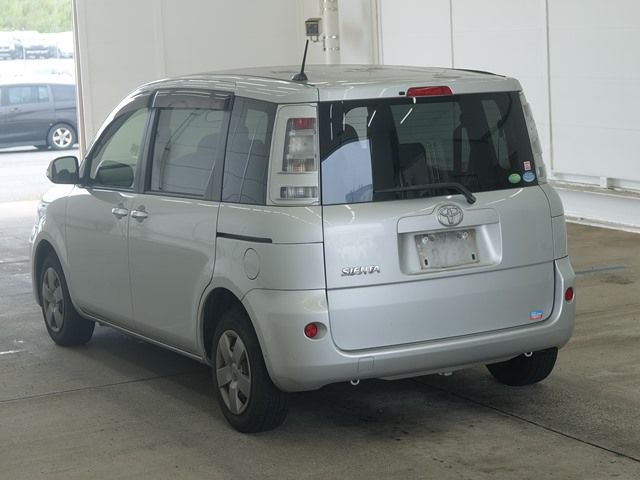 2014 Toyota Sienta ダイス auction photo 2