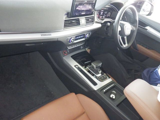 2021 Audi Q5 40TDIクワトアドバ 4WD auction photo 3