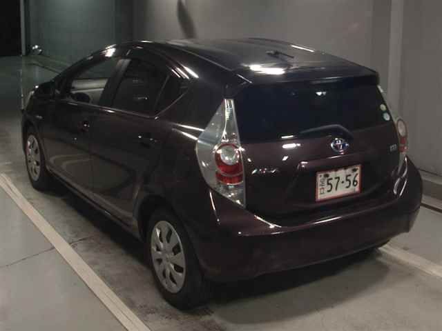 2014 Toyota Aqua S auction photo 2