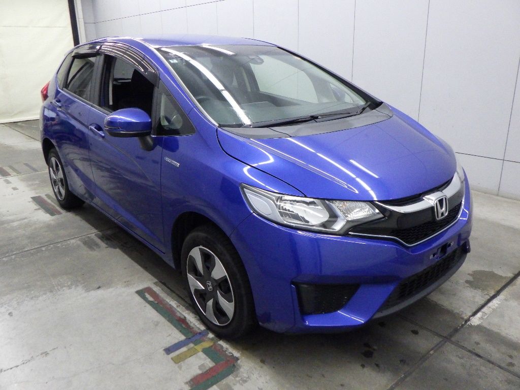2016 Honda Fit 4WD F Japan auction vehicle