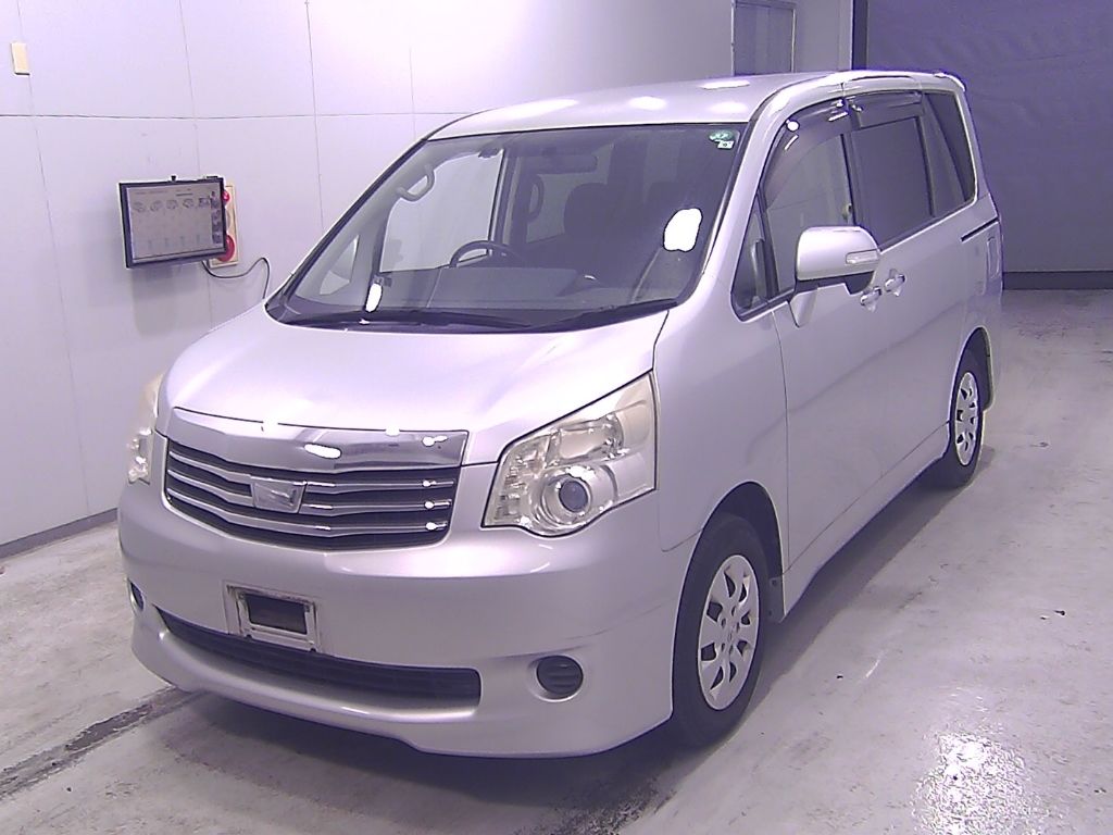 2011 Toyota Noah X Smart Edition (8-seater) auction photo 4