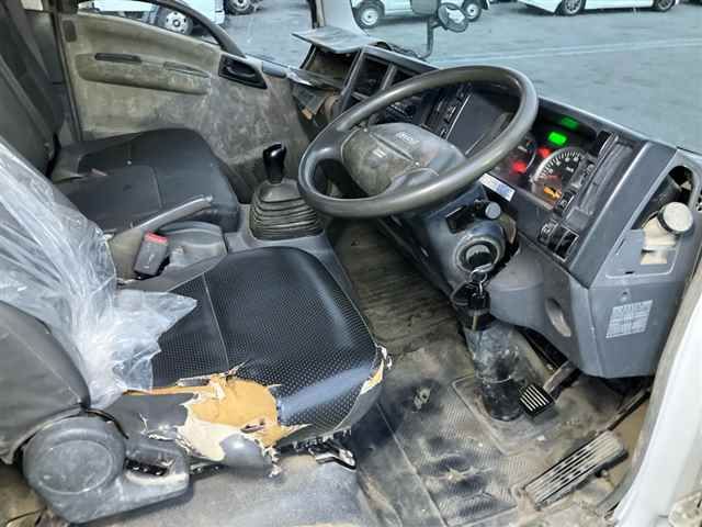 2010 Isuzu Elf Flatbed 3.5t Power Gate auction photo 7