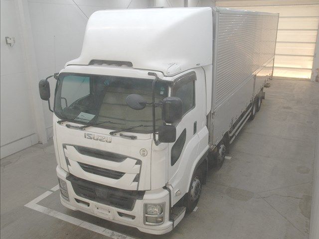 Japan Auction Vehicles 10 2017 Isuzu Wing auction photo