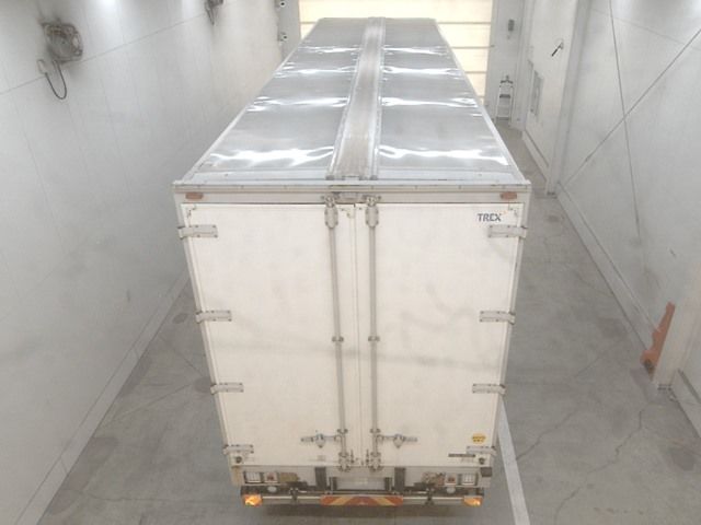 2017 Isuzu Wing auction photo 3