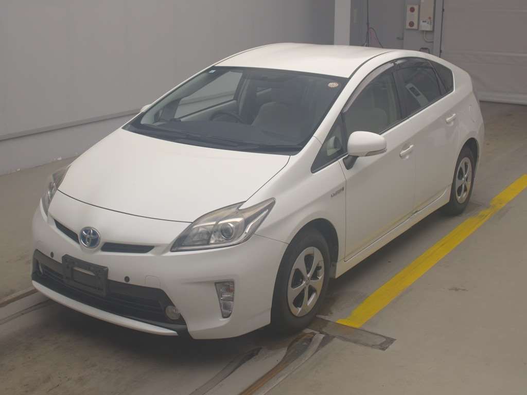 2015 Toyota Prius S Japan auction vehicle