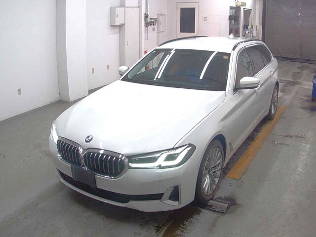 2021 BMW 5 Series 523DXD Luxury E-G+ 4WD auction photo 4