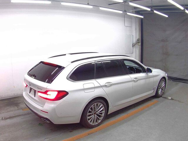 2021 BMW 5 Series 523DXD Luxury E-G+ 4WD auction photo 5