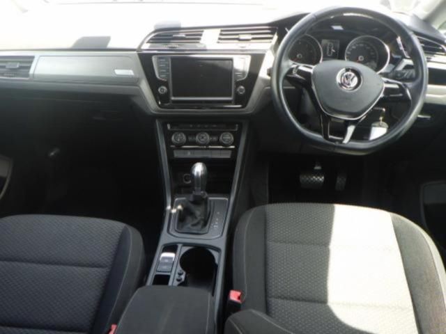 2016 Volkswagen ゴルフトゥーラン TSI コンフォートライン auction photo 3