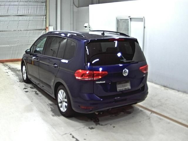 2016 Volkswagen ゴルフトゥーラン TSI コンフォートライン auction photo 2