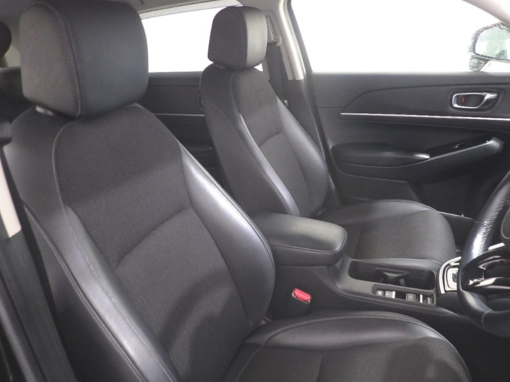 2021 Honda Vezel e:HEV Z auction photo 6