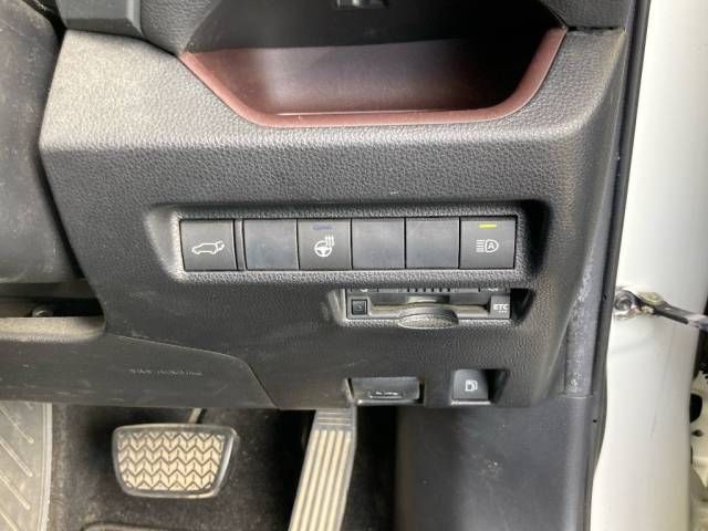 2020 Toyota RAV4 ハイブリッドG auction photo 5