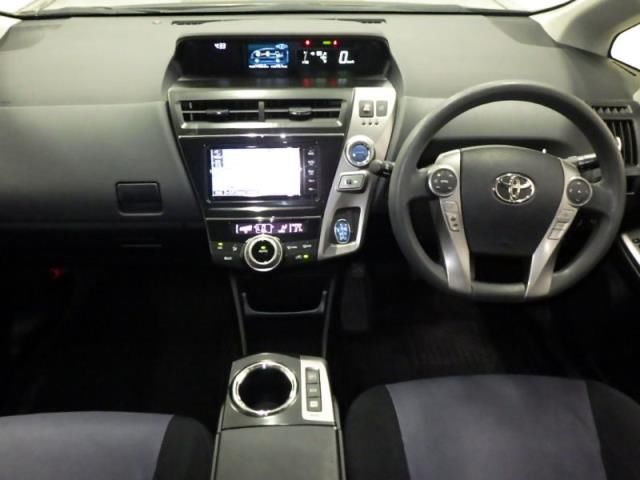 2015 Toyota Prius Alpha S auction photo 3