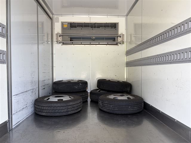 2022 Toyota Dyna Refrigerated and frozen trucks auction photo 5