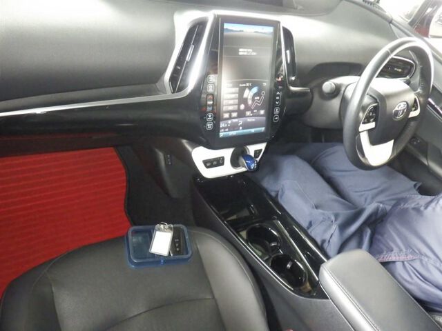 2018 Toyota Prius PHEV Aプレミアム auction photo 3