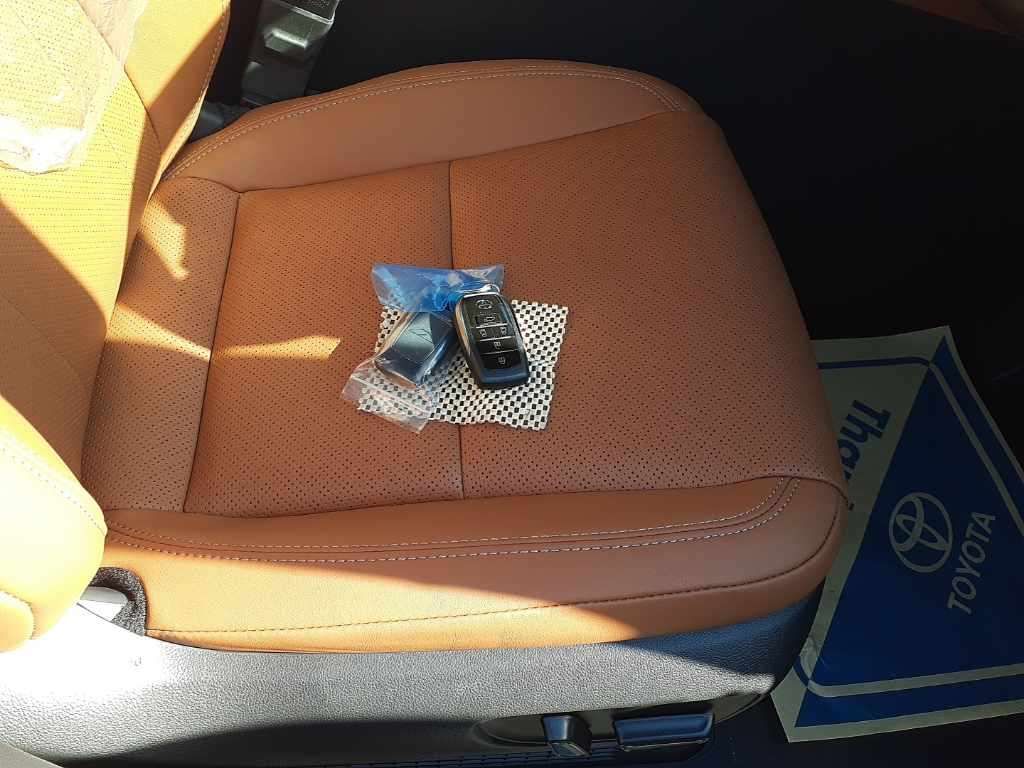 2026 Toyota Vellfire Z Premier auction photo 10