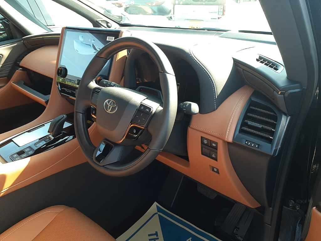 2026 Toyota Vellfire Z Premier auction photo 9