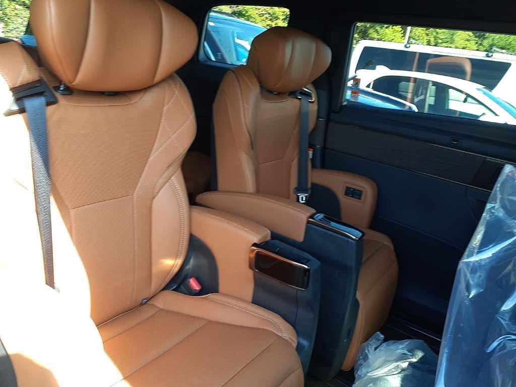 2026 Toyota Vellfire Z Premier auction photo 11