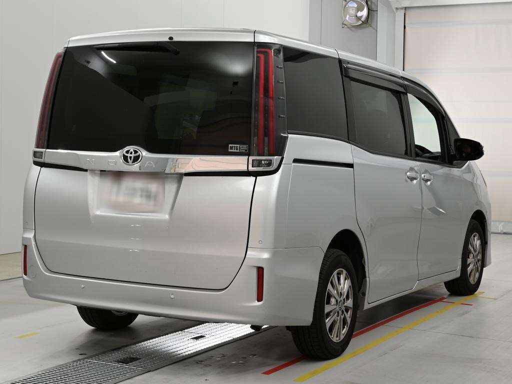 2021 Toyota Noah G 4WD auction photo 2