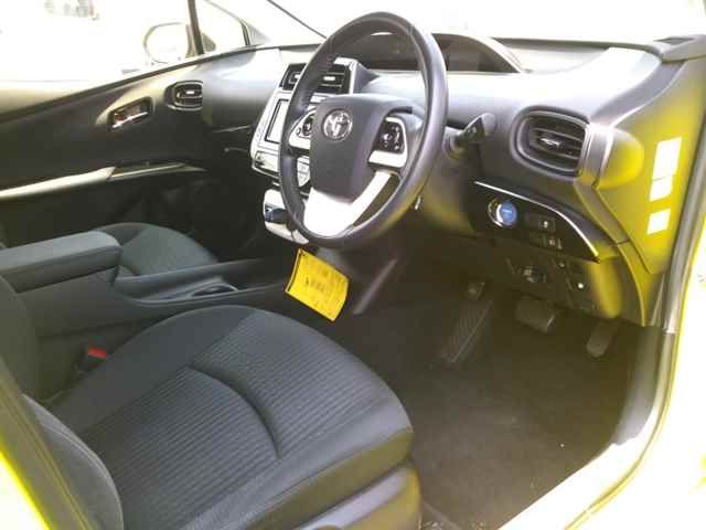 2015 Toyota Prius S auction photo 3