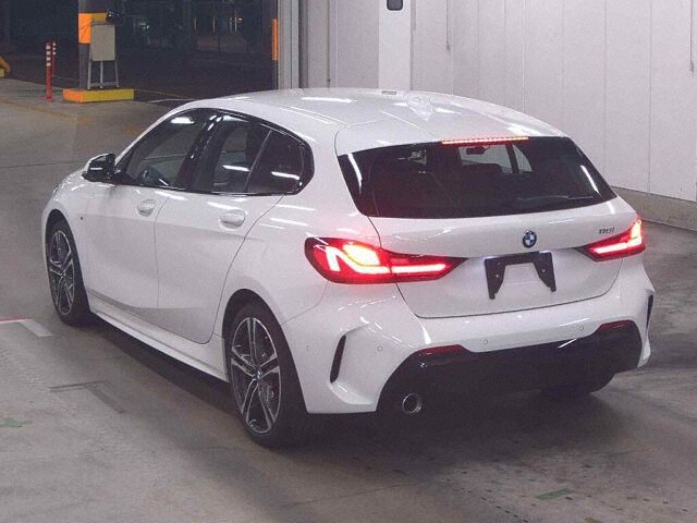 2024 BMW 1 Series 118i M Sport auction photo 2